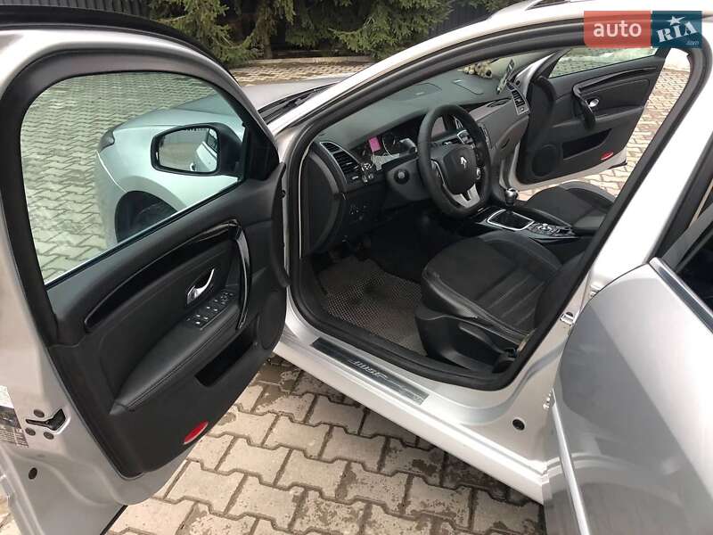 Универсал Renault Laguna 2012 в Лановцах