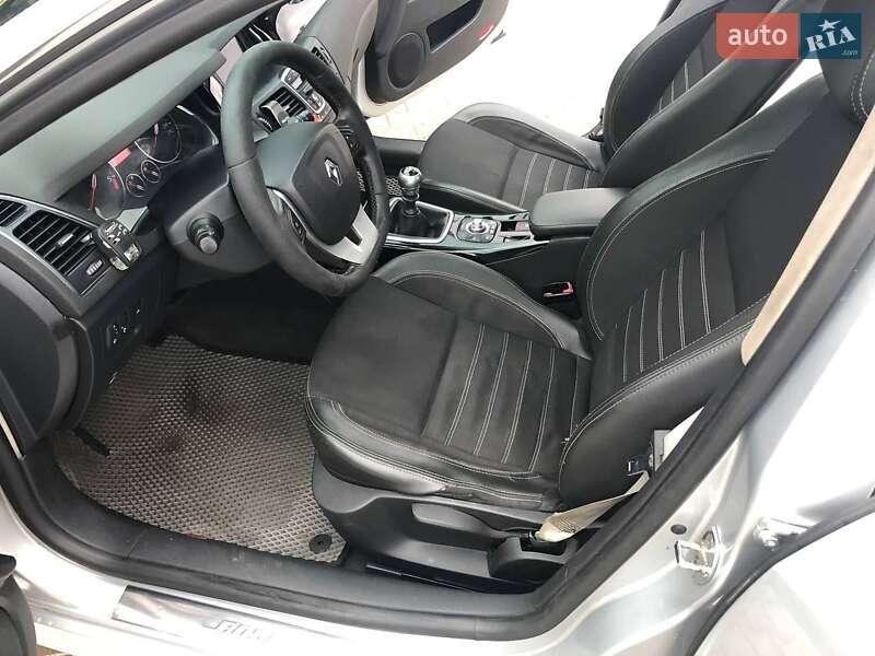 Универсал Renault Laguna 2012 в Лановцах