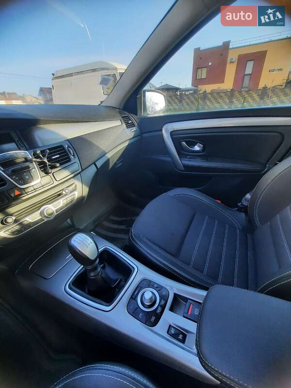 Универсал Renault Laguna 2011 в Ровно