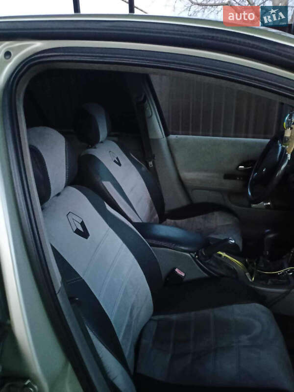 Лифтбек Renault Laguna 2002 в Первомайске