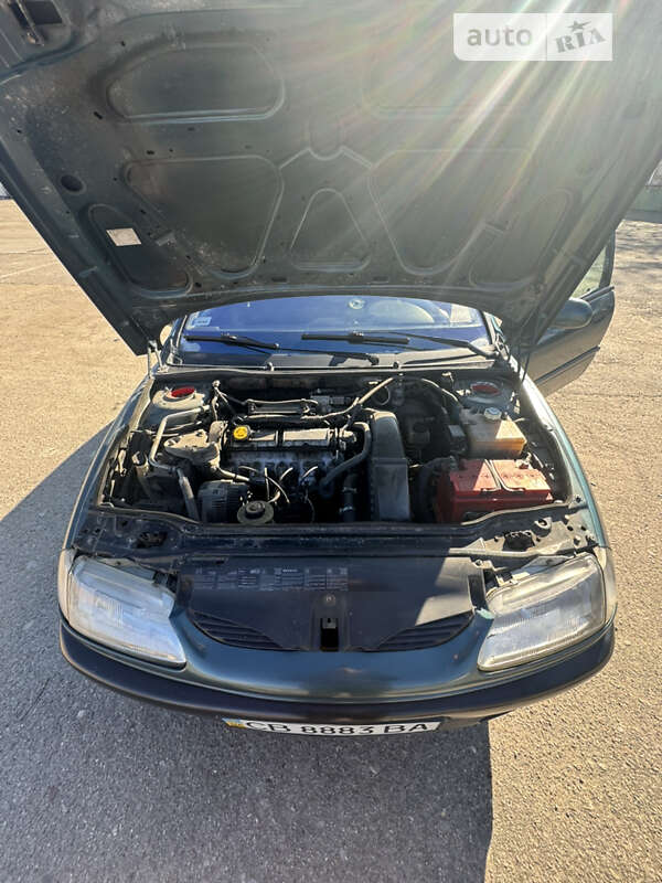 Ліфтбек Renault Laguna 1998 в Чернігові