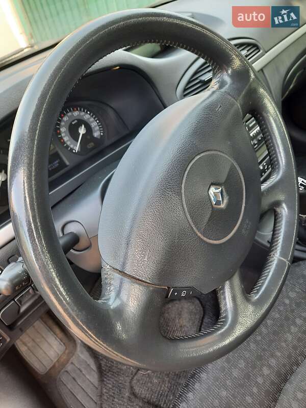 Універсал Renault Laguna 2005 в Чугуєві