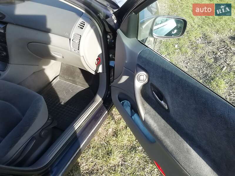 Ліфтбек Renault Laguna 2001 в Монастирищеві