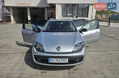 Универсал Renault Laguna 2011 в Рени