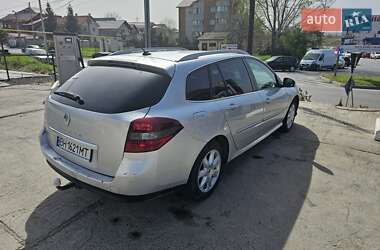 Универсал Renault Laguna 2011 в Рени