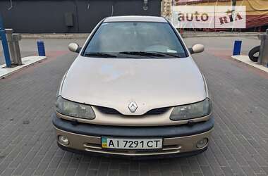 Лифтбек Renault Laguna 2001 в Святопетровское