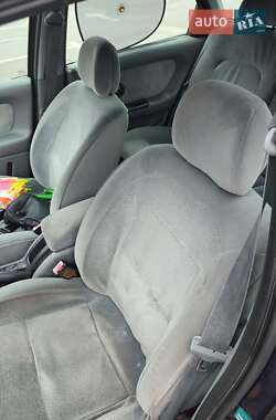 Ліфтбек Renault Laguna 2000 в 