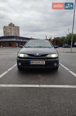 Ліфтбек Renault Laguna 2000 в 