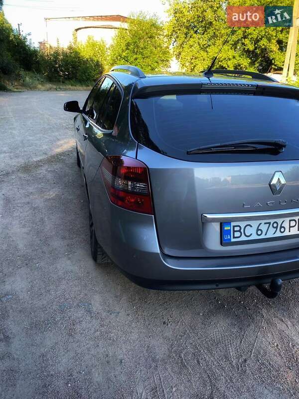 Универсал Renault Laguna 2011 в Малой Виске