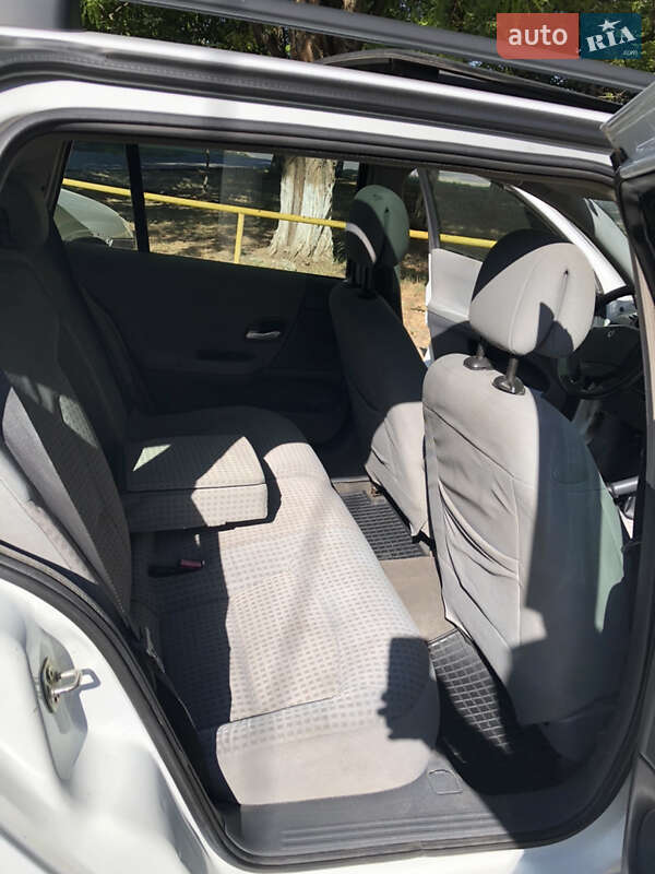 Универсал Renault Laguna 2004 в Одессе фото 9 Универсал Renault Laguna 2004 в Одессе