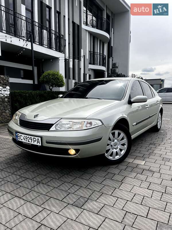 Ліфтбек Renault Laguna 2001 в Стрию