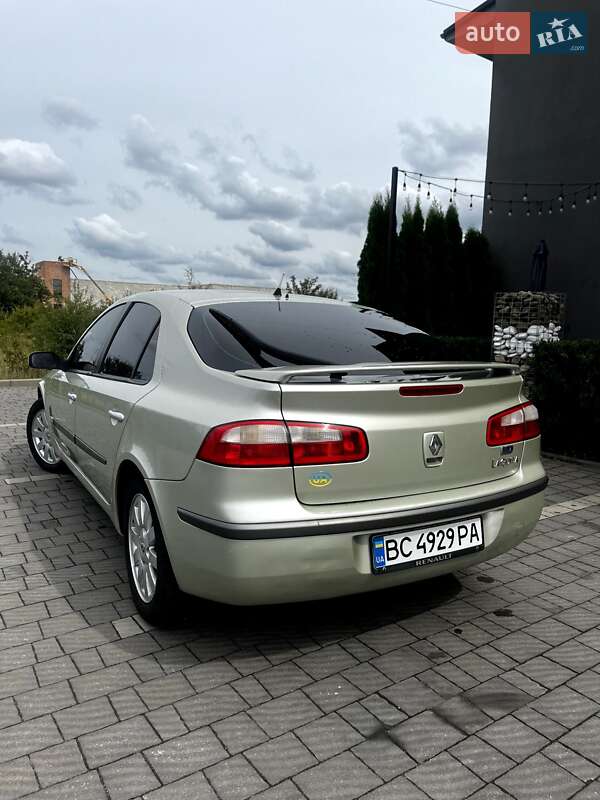 Ліфтбек Renault Laguna 2001 в Стрию