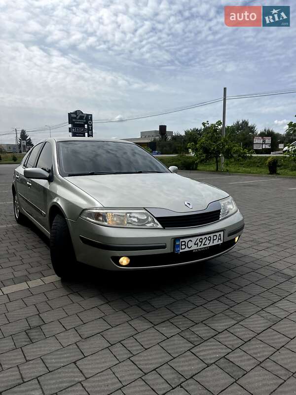 Ліфтбек Renault Laguna 2001 в Стрию