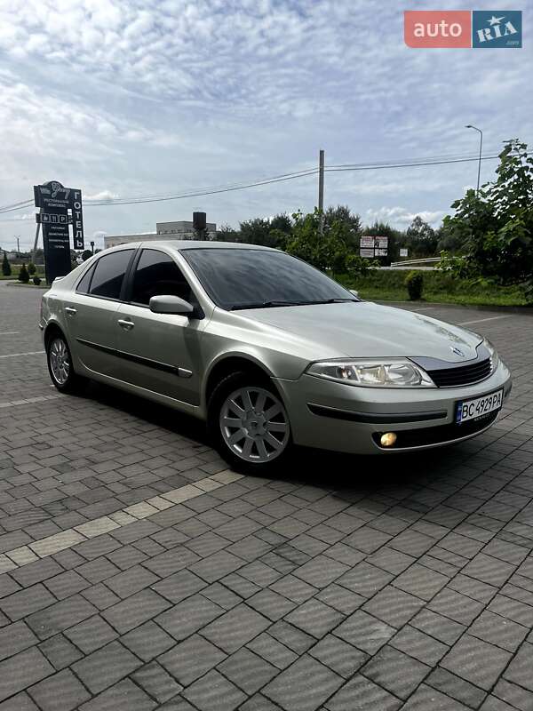 Ліфтбек Renault Laguna 2001 в Стрию