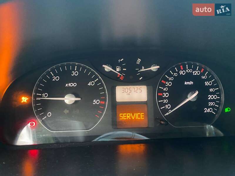 Лифтбек Renault Laguna 2005 в Киеве