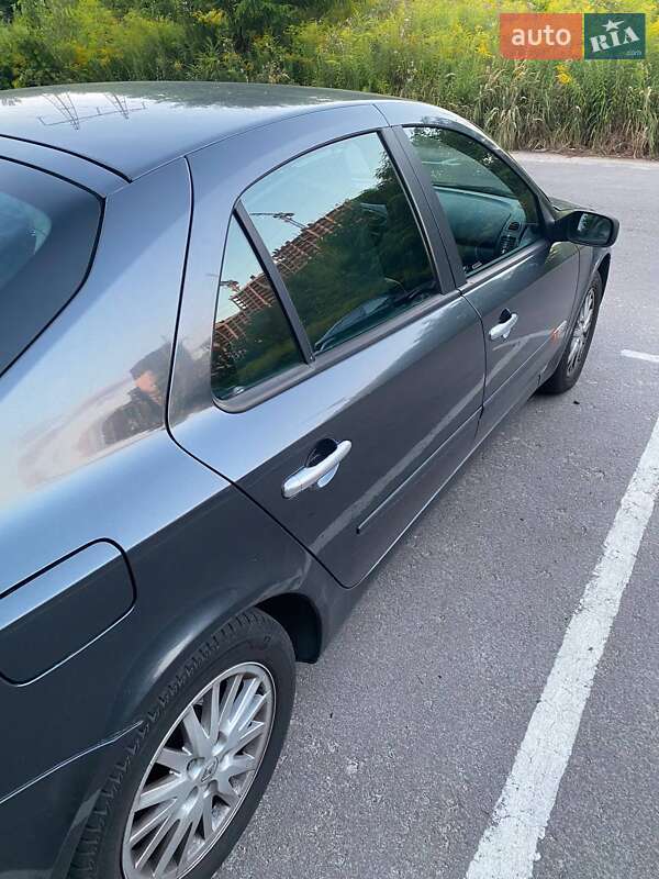 Лифтбек Renault Laguna 2005 в Киеве