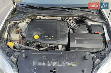 Лифтбек Renault Laguna 2013 в 