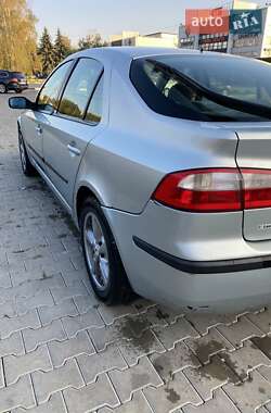 Ліфтбек Renault Laguna 2001 в Чернівцях