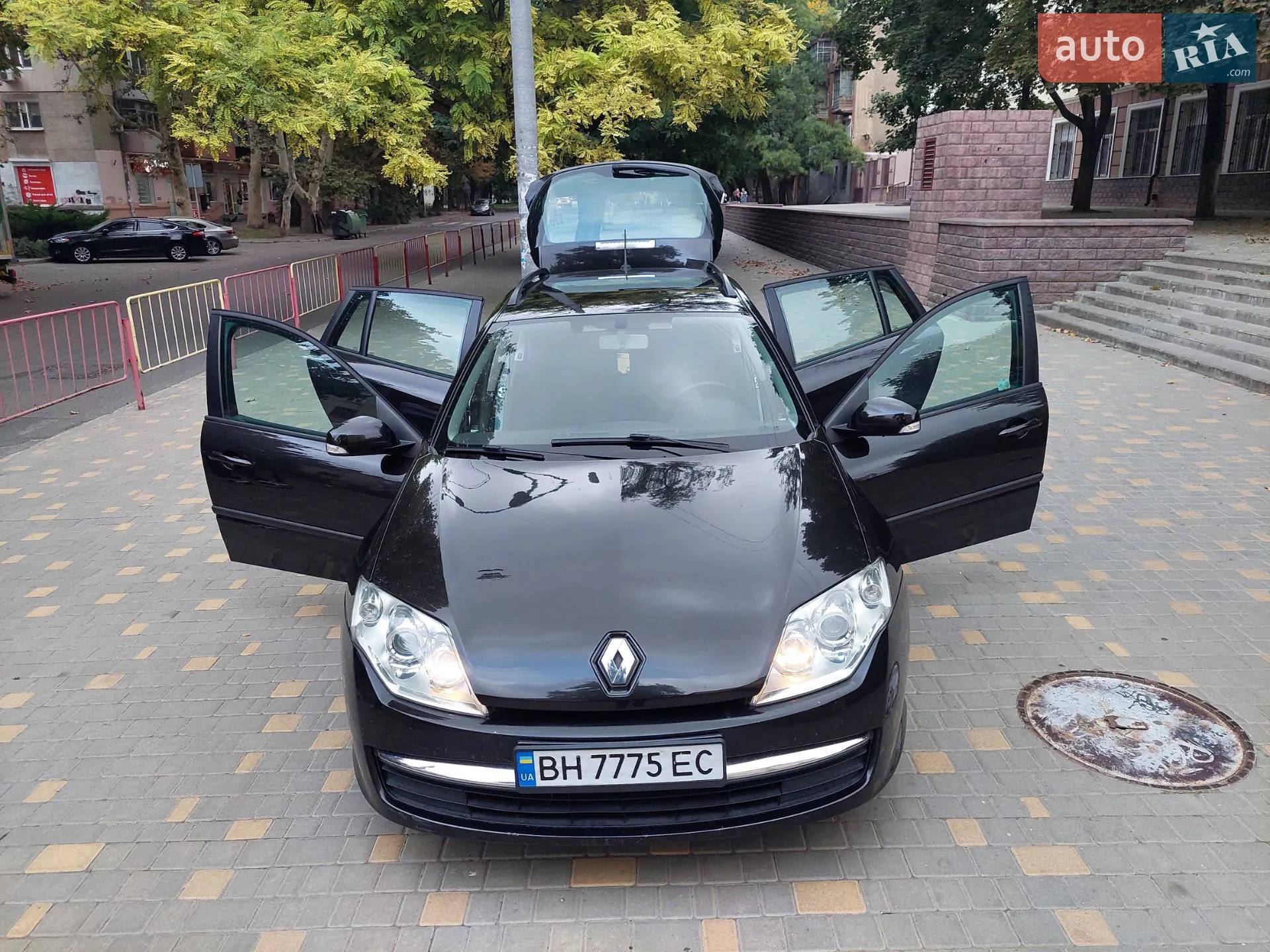 2010 Renault Laguna - мініатюра 39