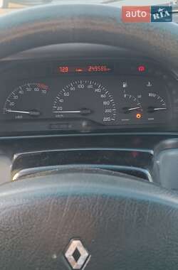 Лифтбек Renault Laguna 1997 в Киеве