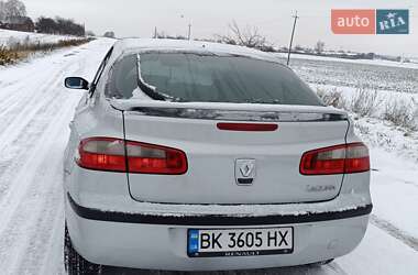 Лифтбек Renault Laguna 2003 в Остроге