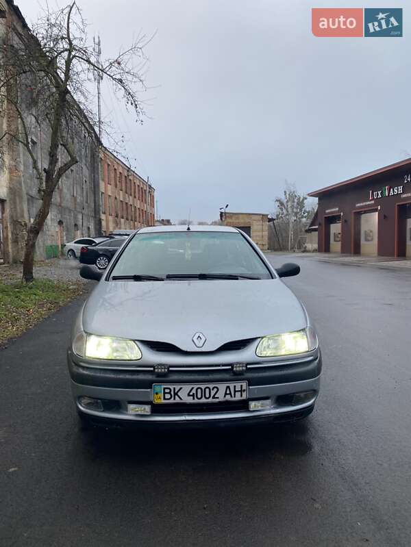 Лифтбек Renault Laguna 1996 в Корце