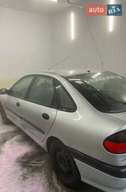 Лифтбек Renault Laguna 1996 в Корце