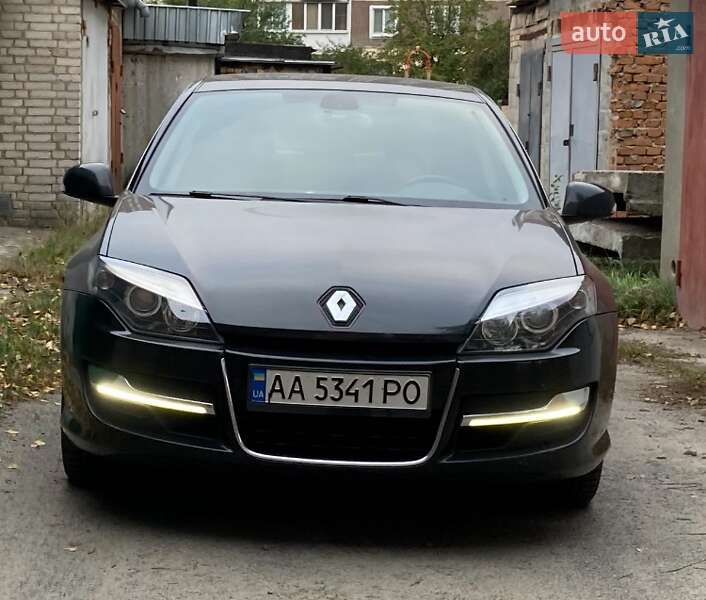 Лифтбек Renault Laguna 2014 в 