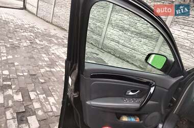 Лифтбек Renault Laguna 2011 в 
