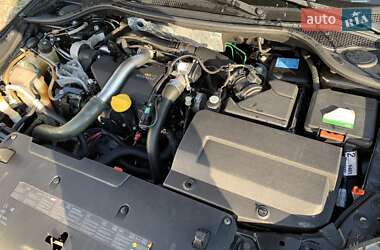 Лифтбек Renault Laguna 2011 в 
