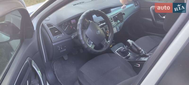 Лифтбек Renault Laguna 2009 в Звягеле