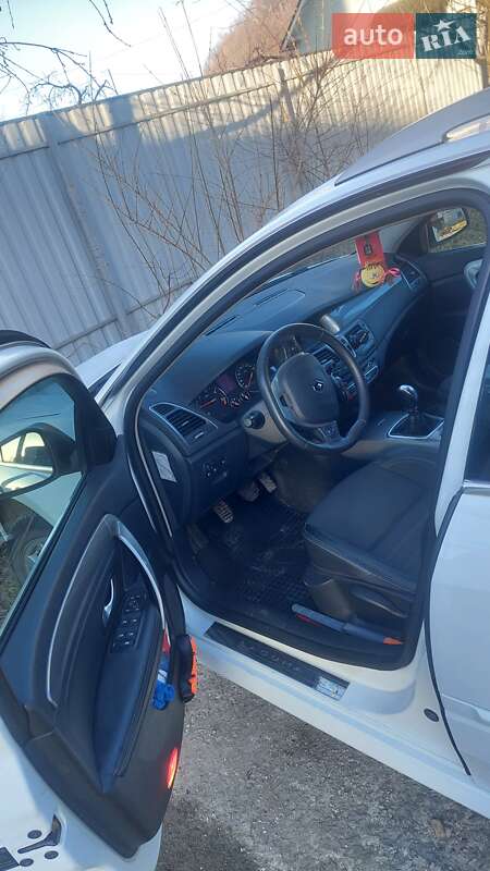 Универсал Renault Laguna 2011 в Надворной