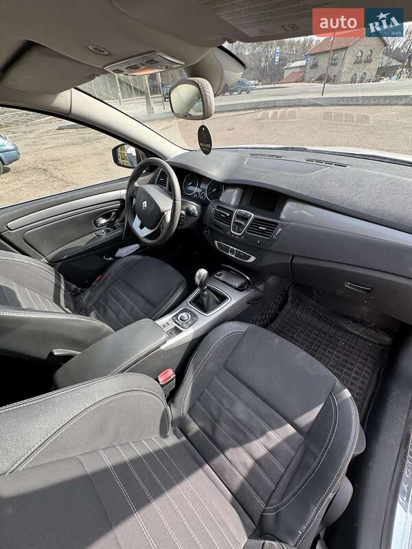 Лифтбек Renault Laguna 2011 в Чернигове