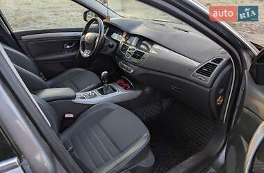 Лифтбек Renault Laguna 2011 в 