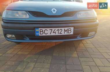 Лифтбек Renault Laguna 1994 в 