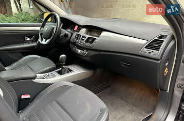 Лифтбек Renault Laguna 2011 в 