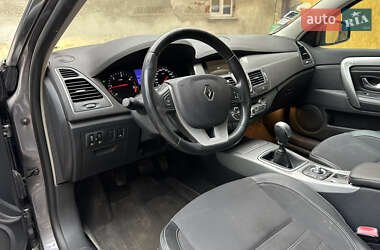 Лифтбек Renault Laguna 2011 в 