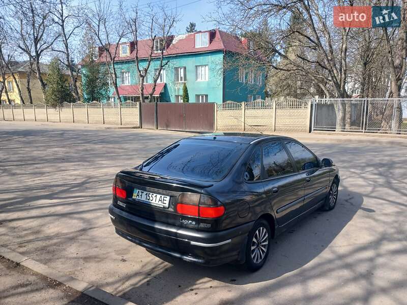 Ліфтбек Renault Laguna 1996 в Івано-Франківську