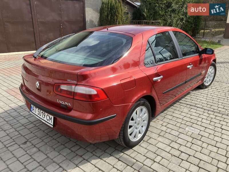 Лифтбек Renault Laguna 2002 в Долине