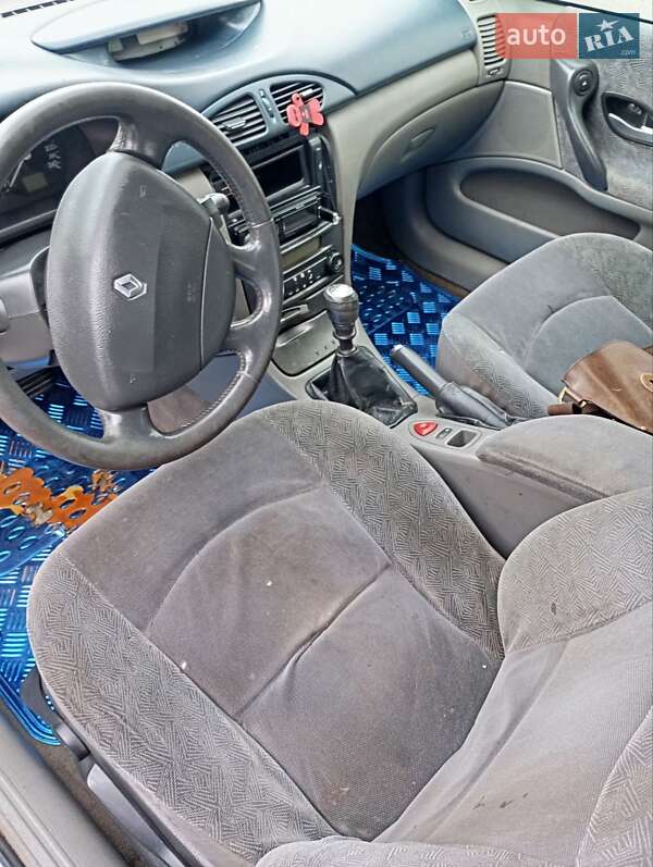 Лифтбек Renault Laguna 2002 в Каменец-Подольском