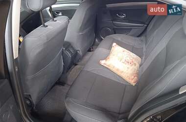 Лифтбек Renault Laguna 2013 в 