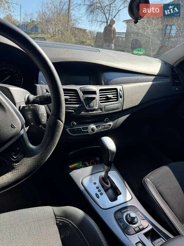 Универсал Renault Laguna 2010 в Песчанке