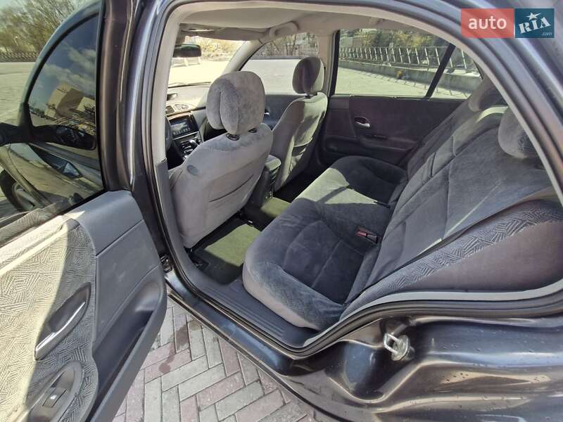 Ліфтбек Renault Laguna 2002 в Харкові
