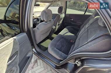 Лифтбек Renault Laguna 2002 в 