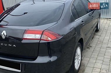 Лифтбек Renault Laguna 2011 в 