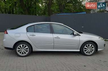 Лифтбек Renault Laguna 2011 в 
