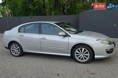 Лифтбек Renault Laguna 2011 в 