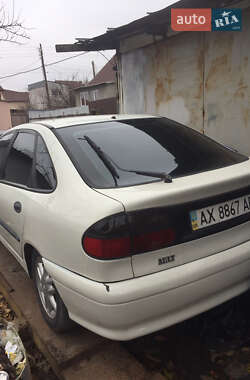Ліфтбек Renault Laguna 1994 в 
