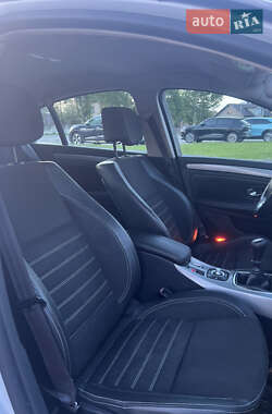 Купе Renault Laguna 2012 в 