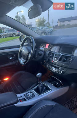 Купе Renault Laguna 2012 в 